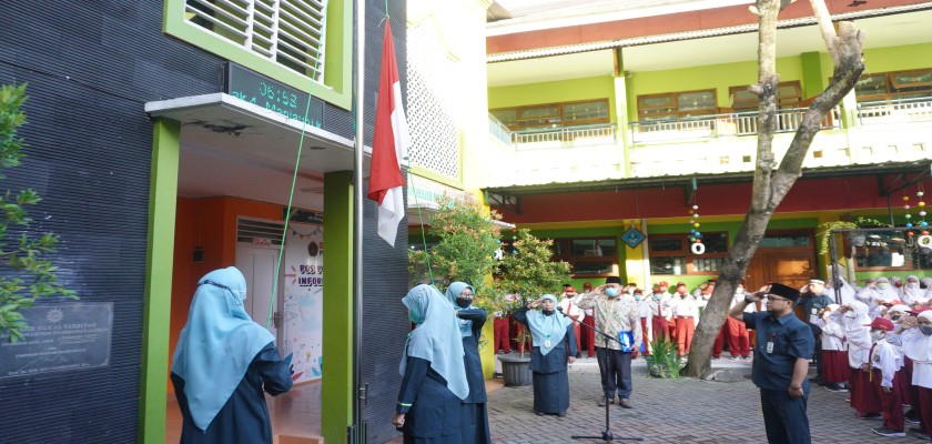 UPACARA PERDANA SD MUHAMMADIYAH PRAMBANAN TP 2022 2023