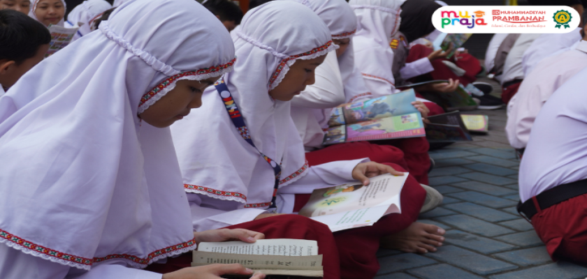 Peringati Hari Literasi se-Dunia, SD Muhammadiyah Prambanan Selenggarakan Kegiatan Baca Buku Bersama