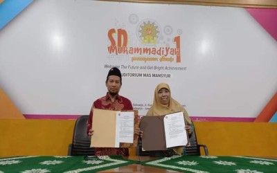 SD Muhammadiyah Prambanan melaksanakan MoU kerjasama dengan SD Muhammadiyah di Malang dan Sidoarjo